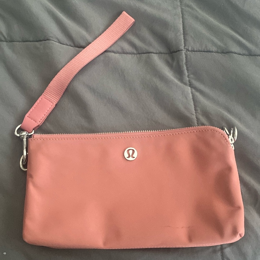 Lululemon Wristlet Dusty Rose color